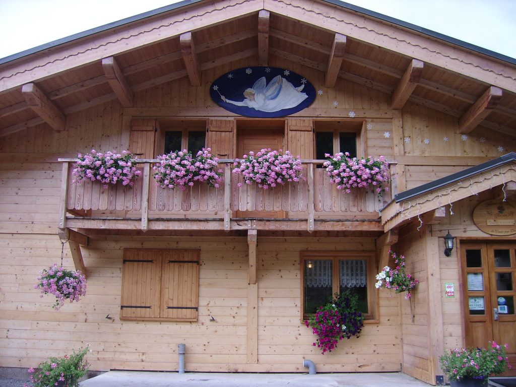 Devanture de la chambre d'hôtes la maison des contes de fées