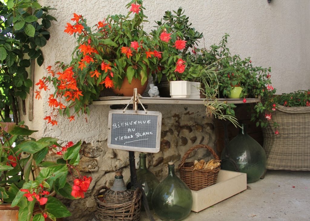 maison_dhotes_le_vieroz_blanc